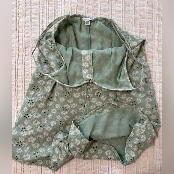 American Eagle Daisies Sage Green & white Romper Size Small - Picture 8 of 12
